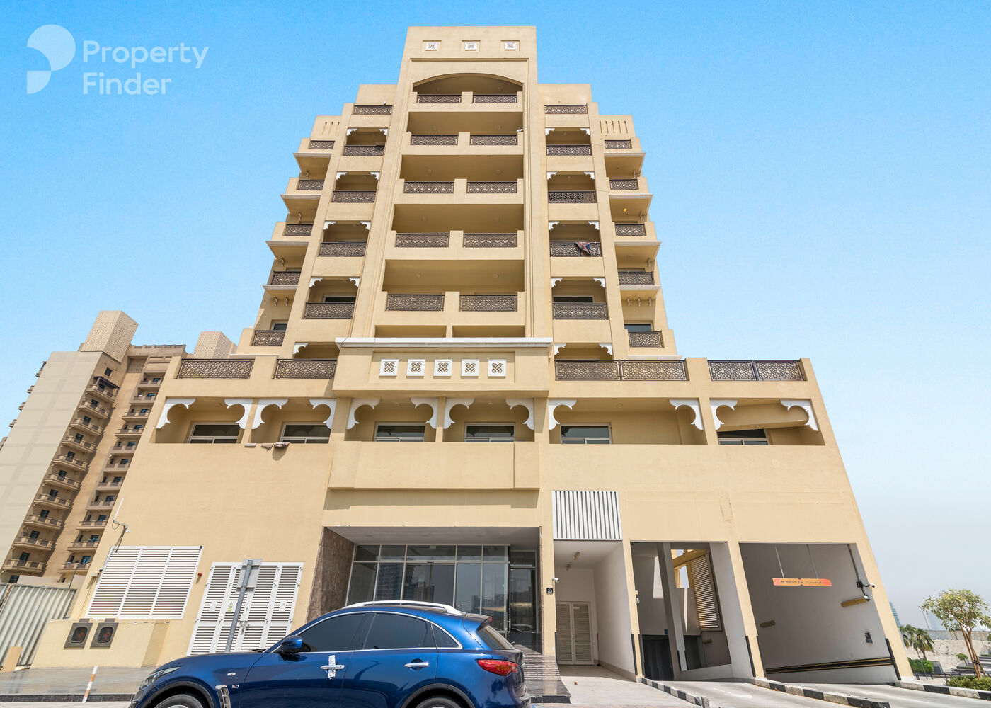 Gallery mosaic item small first