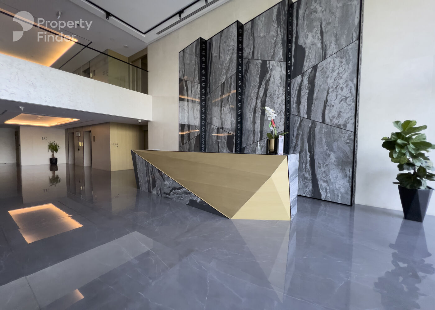 Gallery mosaic item small first