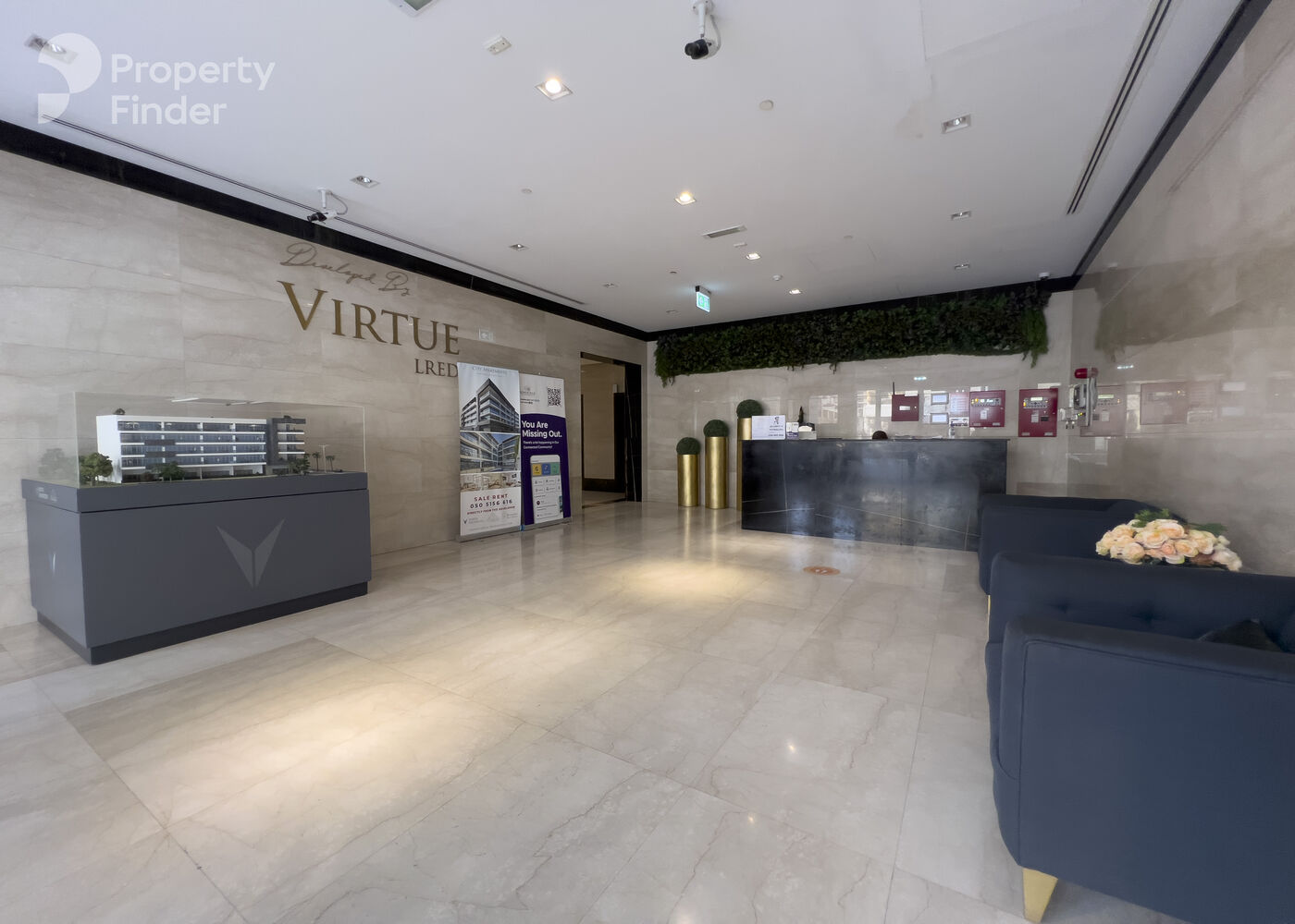 Gallery mosaic item small first