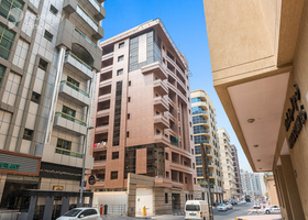 صورة لـ التصميم الخارجي للمبنى في محيصنة بلازا