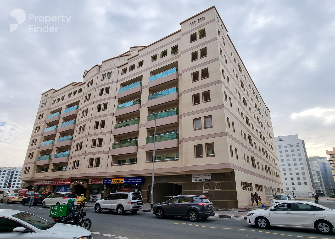 Gallery mosaic item small first