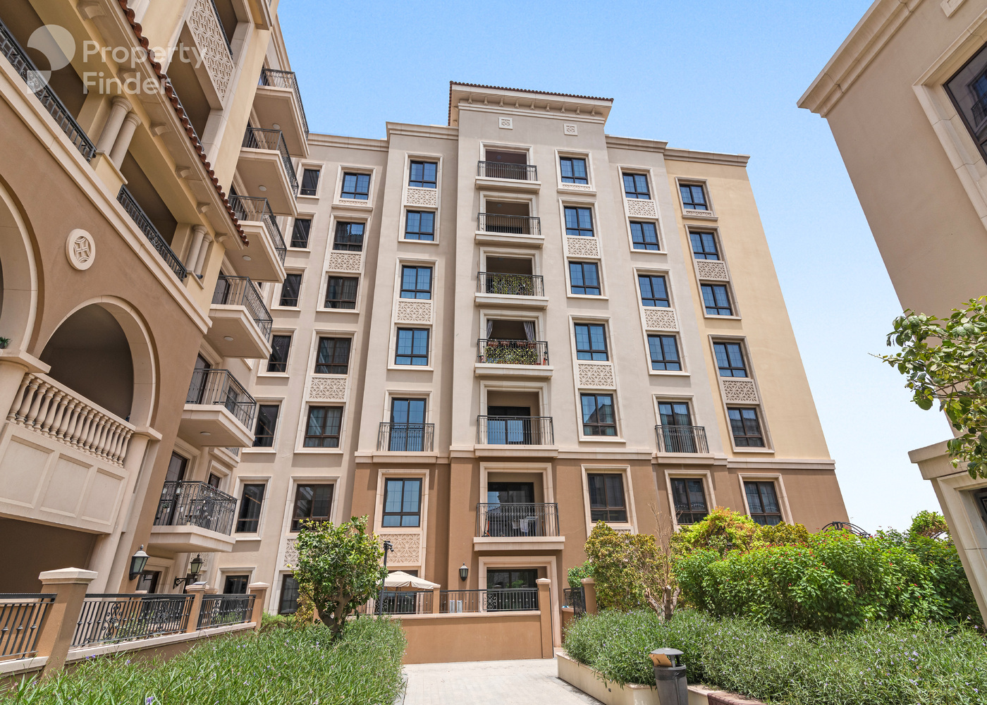 Gallery mosaic item small first