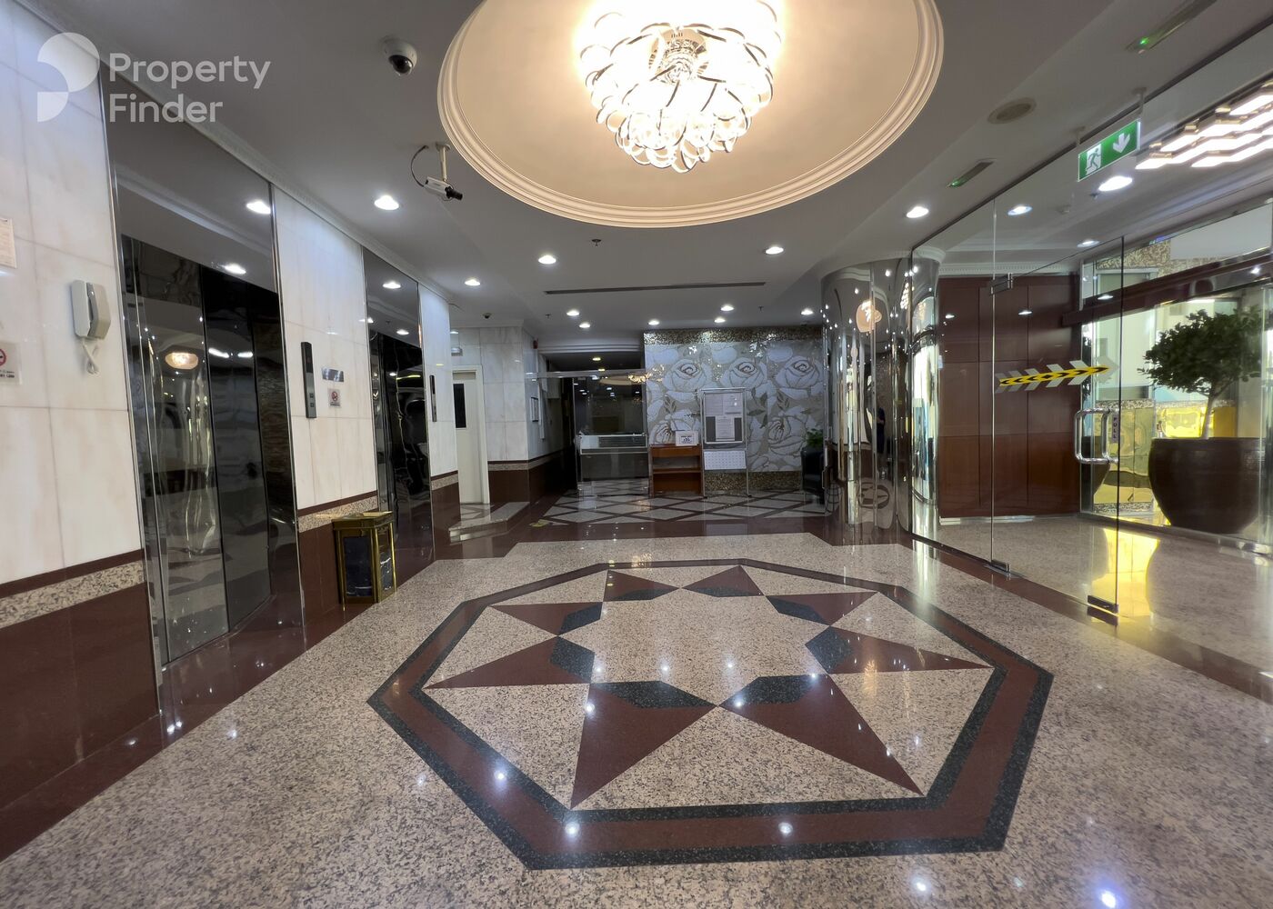 Gallery mosaic item small first