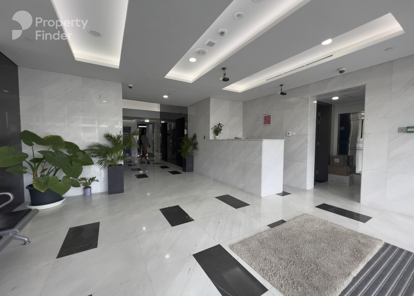 Gallery mosaic item small first