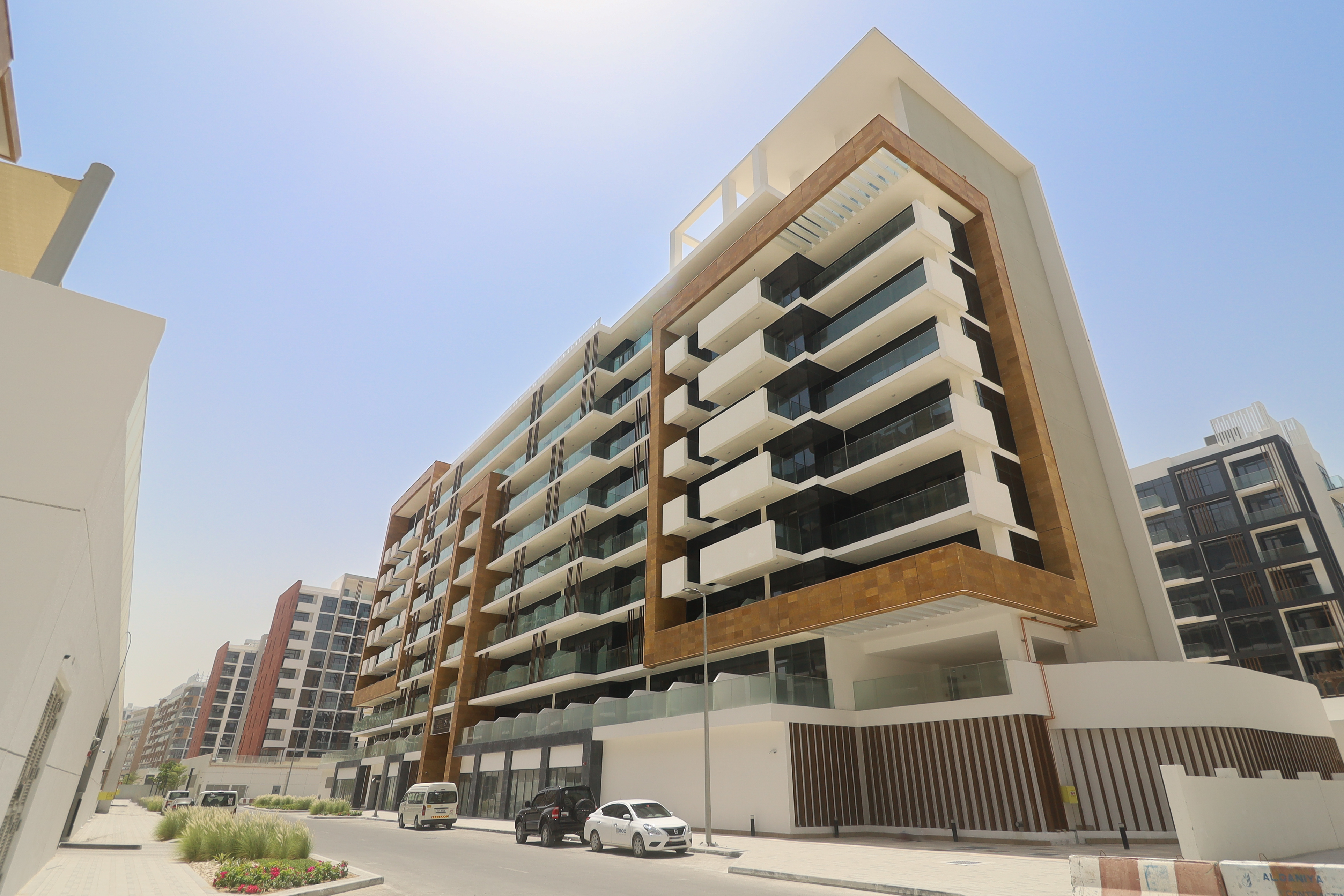 Azizi Riviera 25