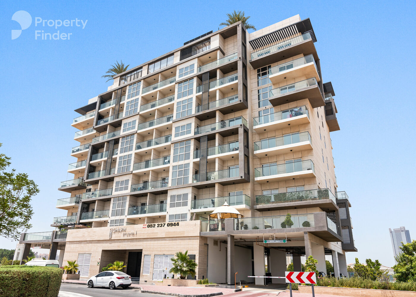 Gallery mosaic item small first