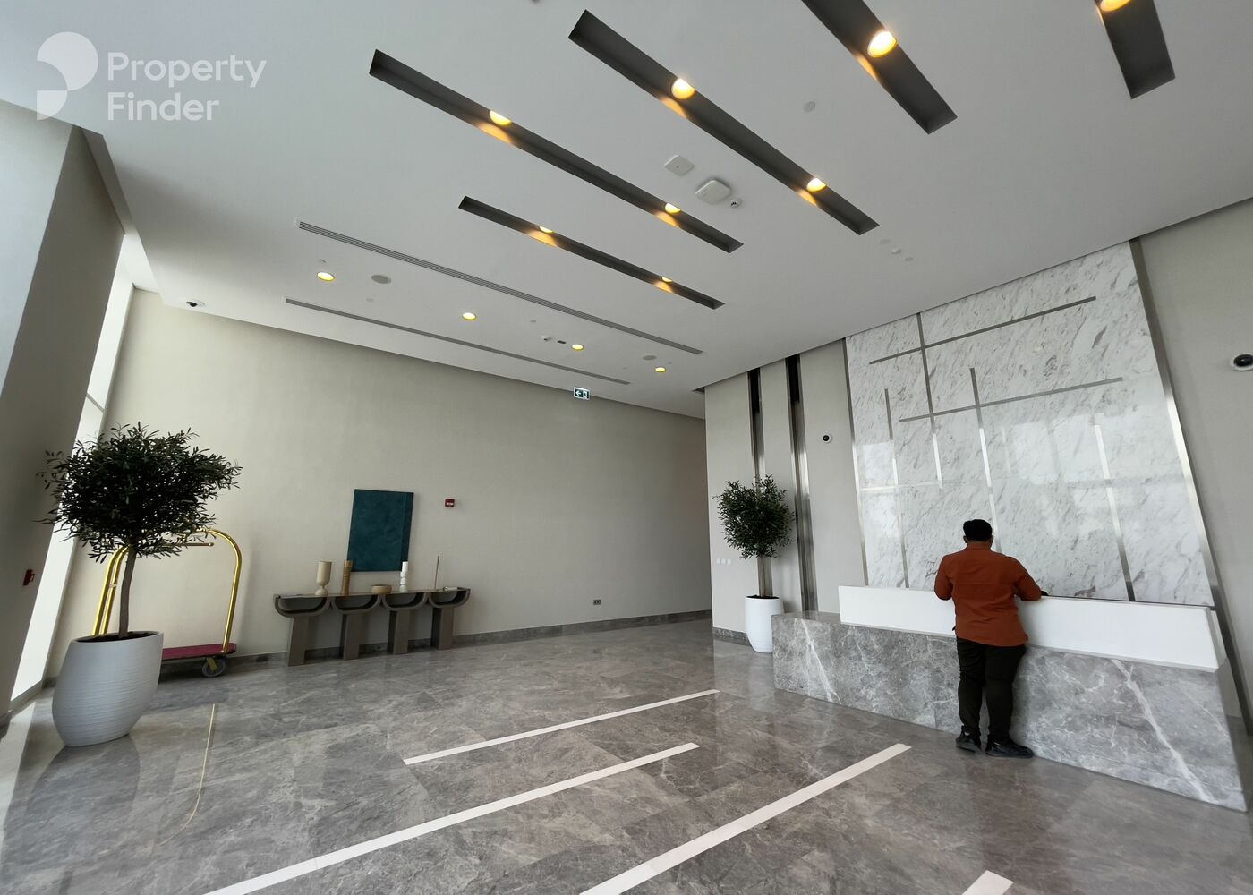 Gallery mosaic item small first