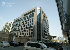 صورة لـ التصميم الخارجي للمبنى في مبني الإمارات التجارية العقارية
