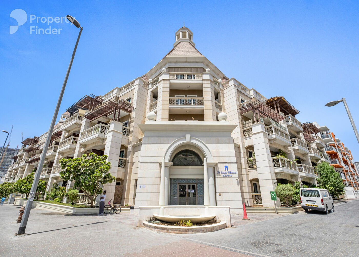 Gallery mosaic item small first