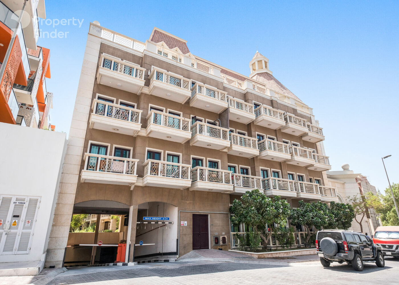 Gallery mosaic item small first