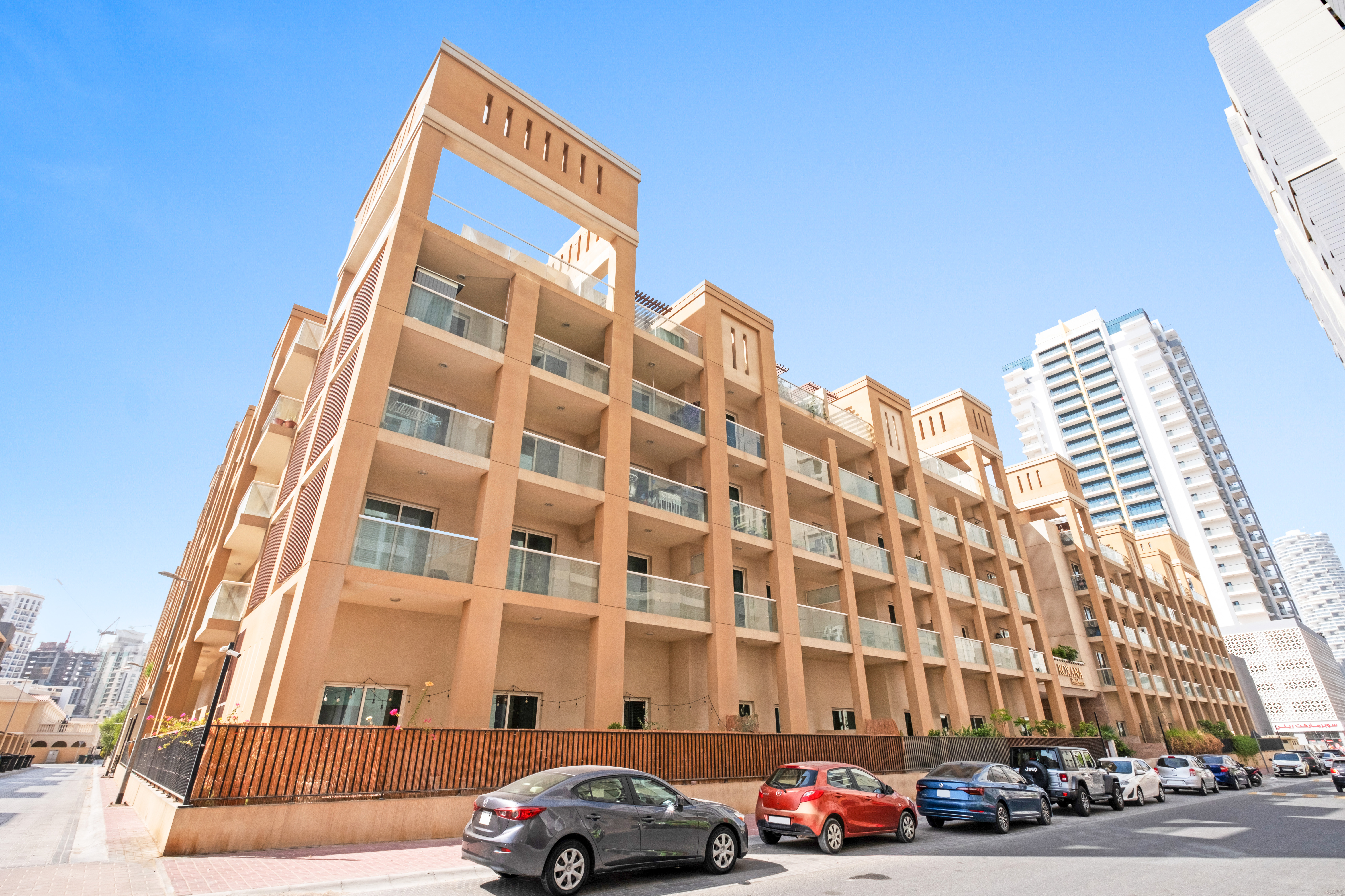 Roxana Residence B