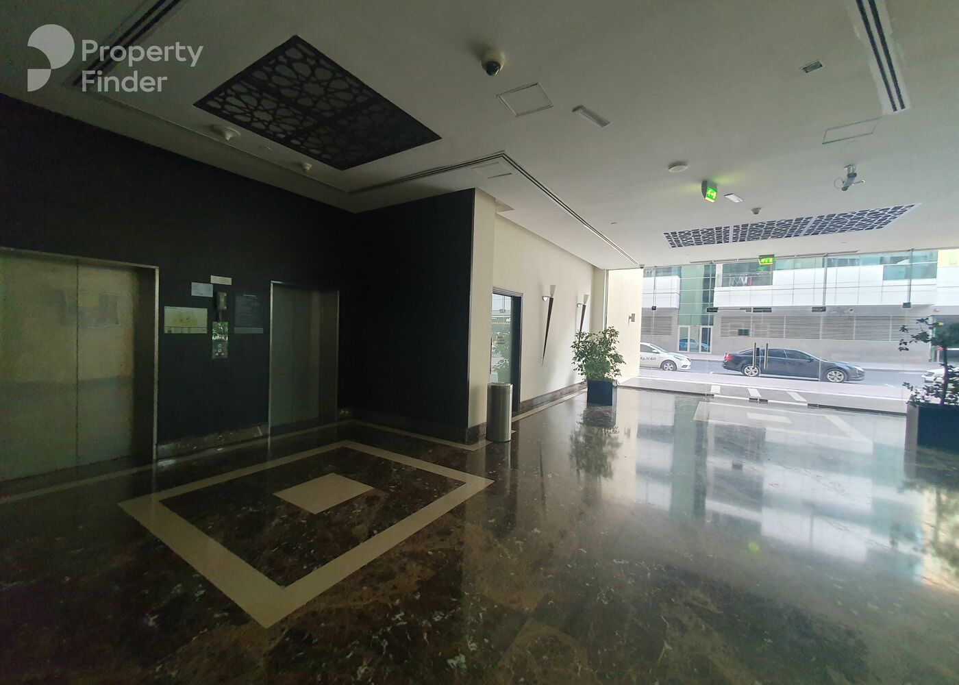 Gallery mosaic item small first