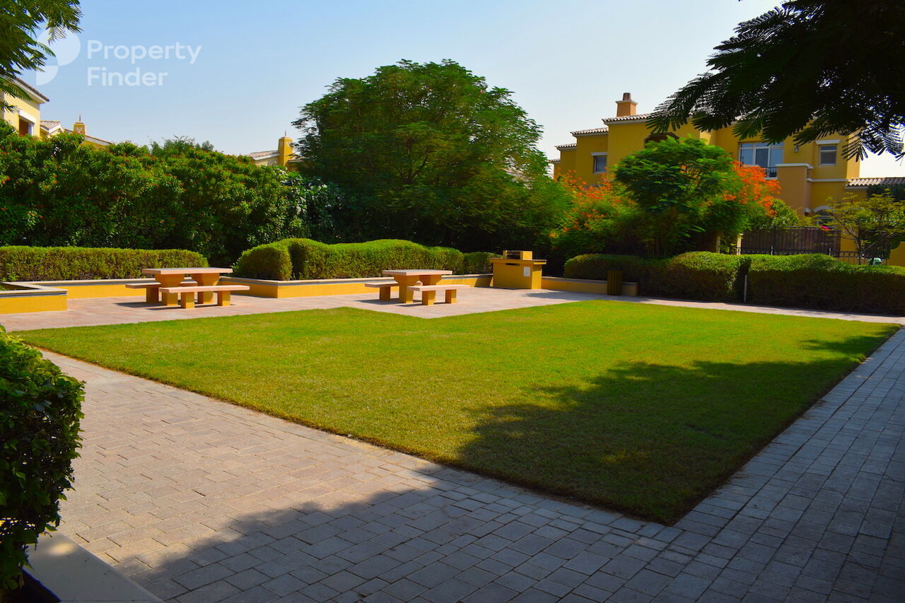 Gallery mosaic item small first