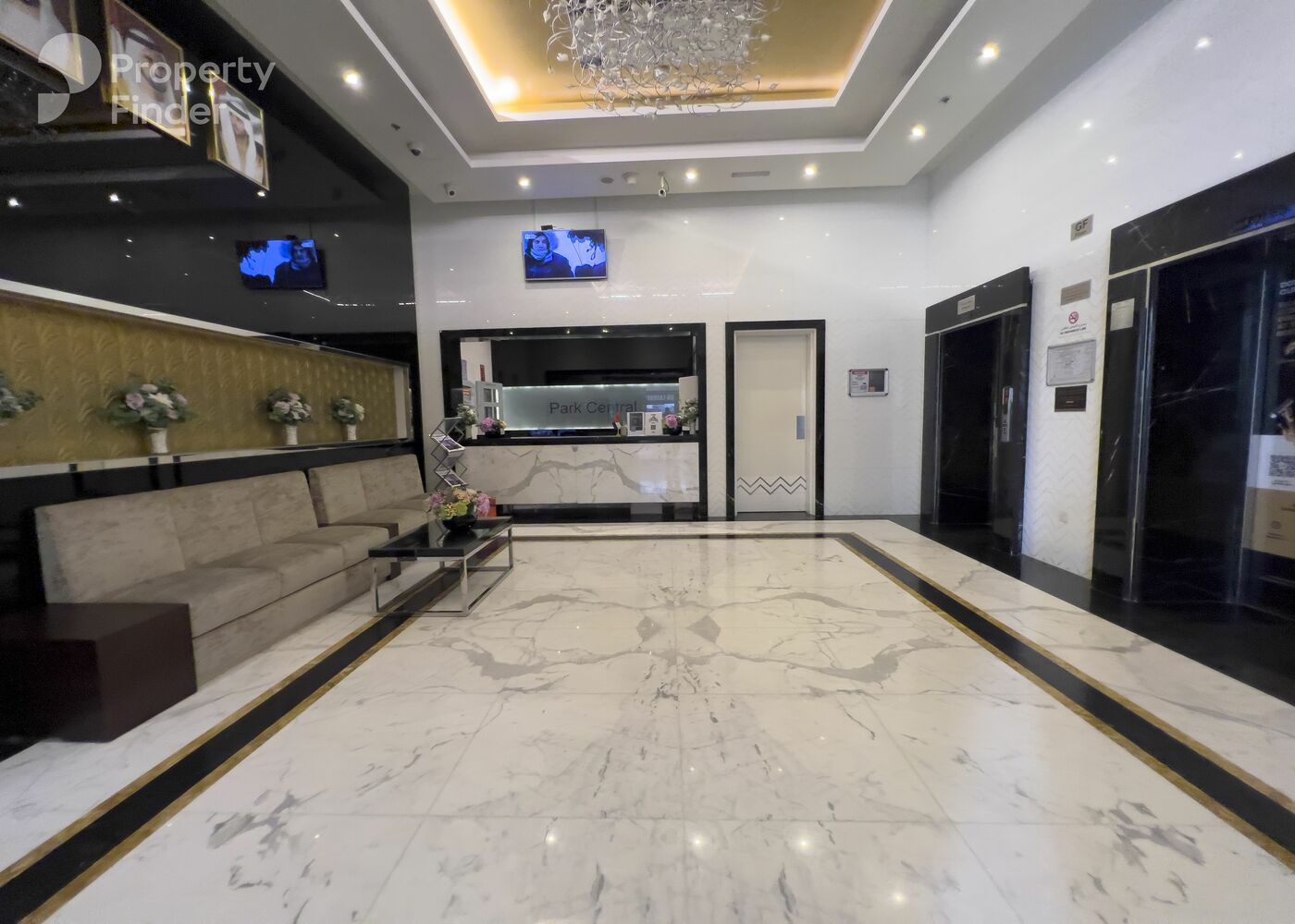 Gallery mosaic item small first