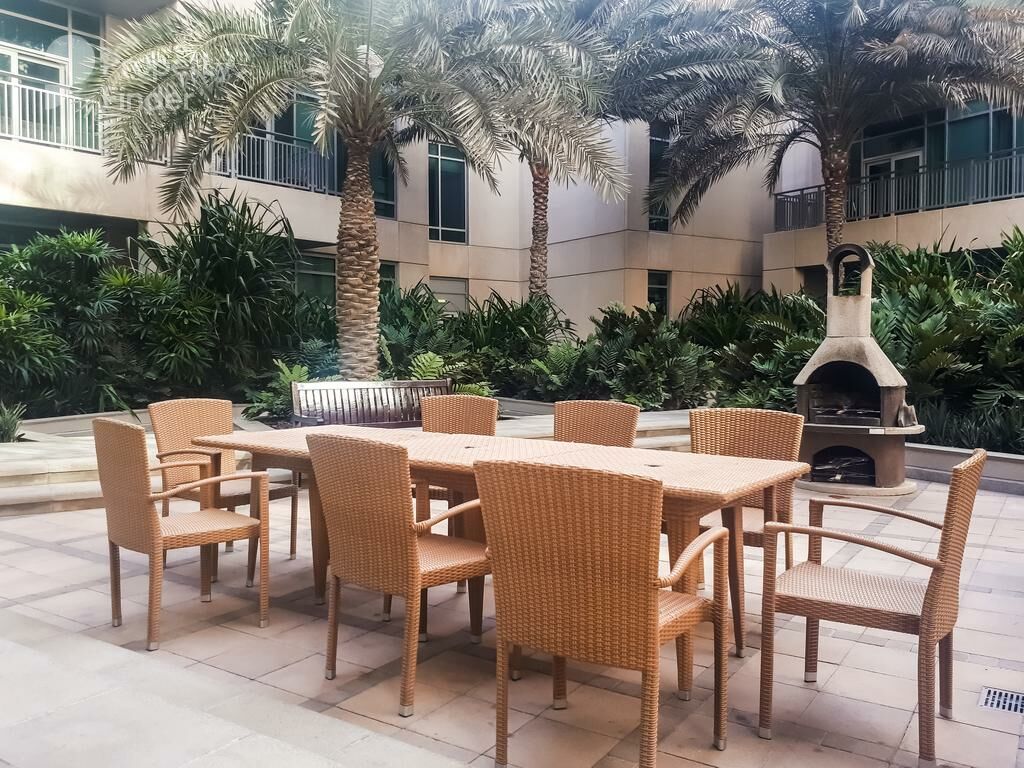 Gallery mosaic item small first