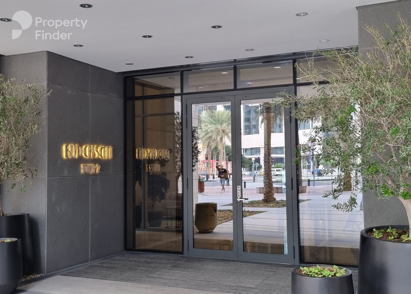 Gallery mosaic item small first