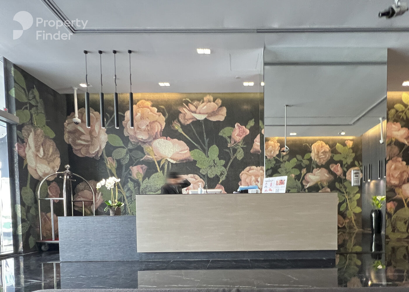 Gallery mosaic item small first