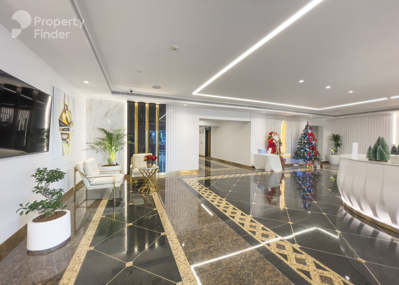 Gallery mosaic item small first