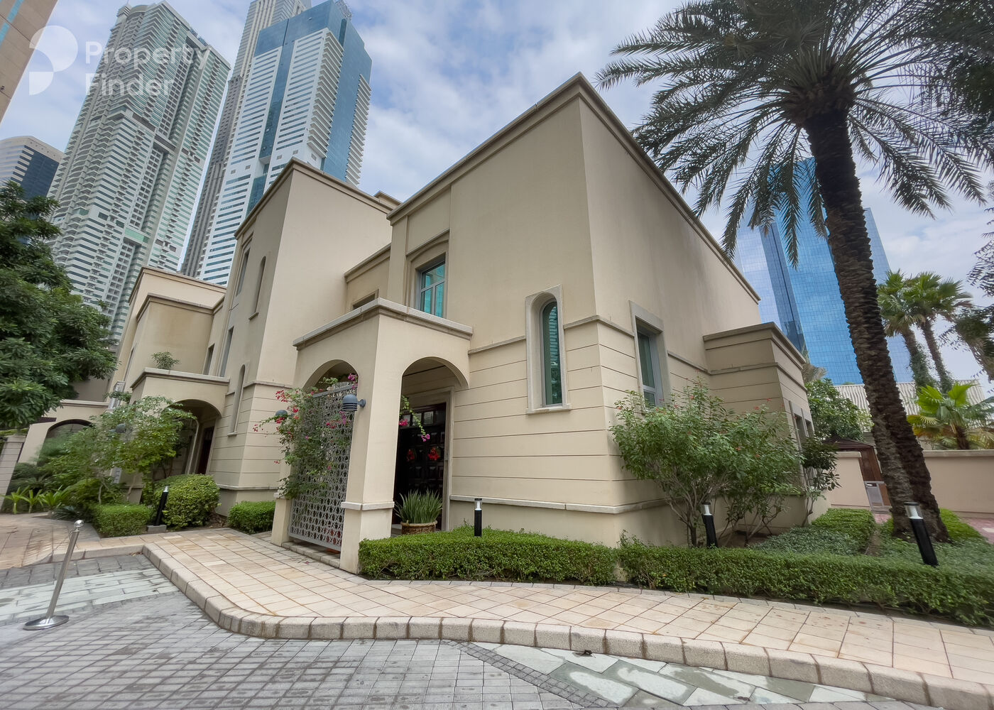 Gallery mosaic item small first