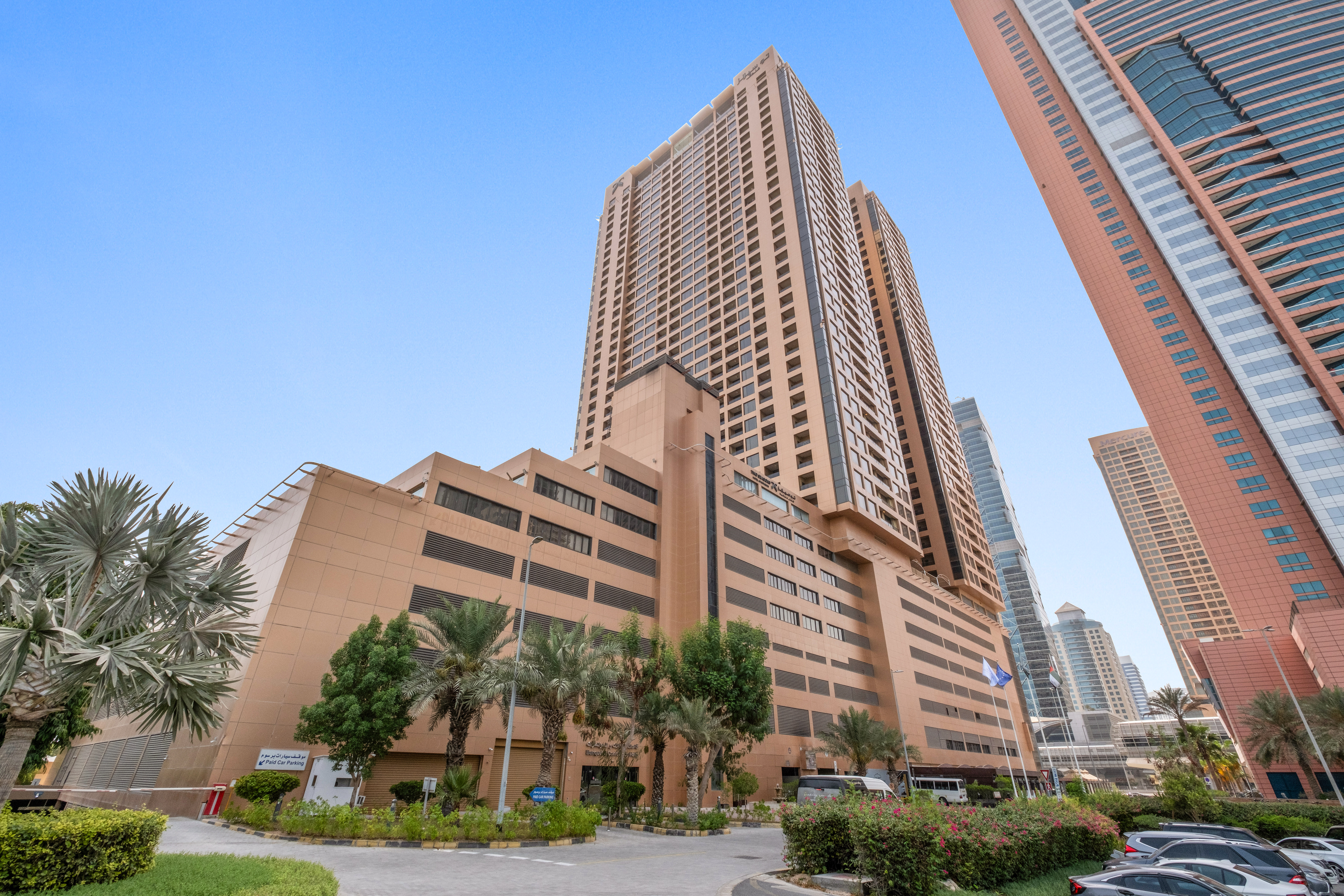 Two Seasons Hotel & Apartments