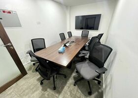 صورة لـ غرفة المؤتمرات في SIT برج
