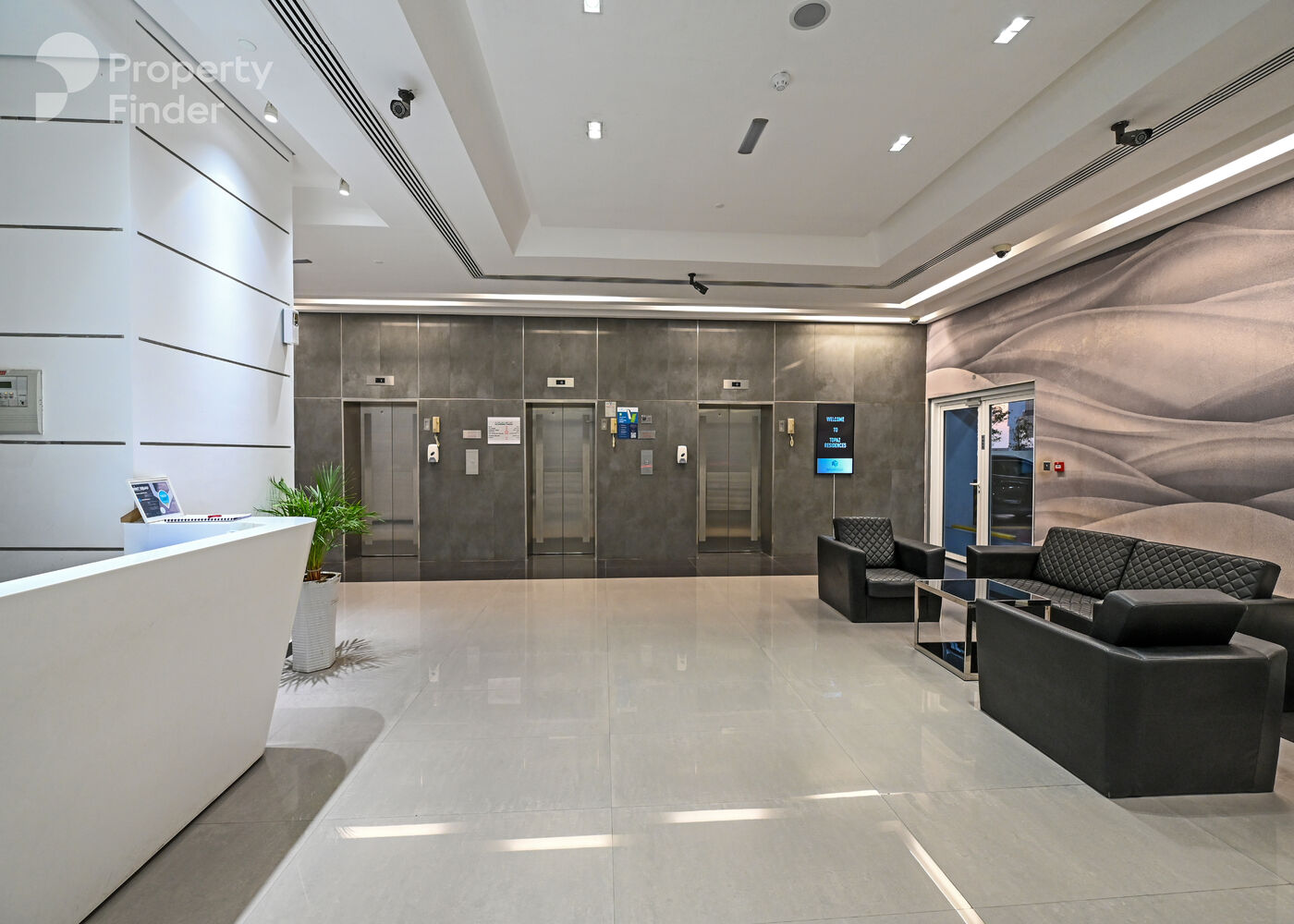 Gallery mosaic item small first