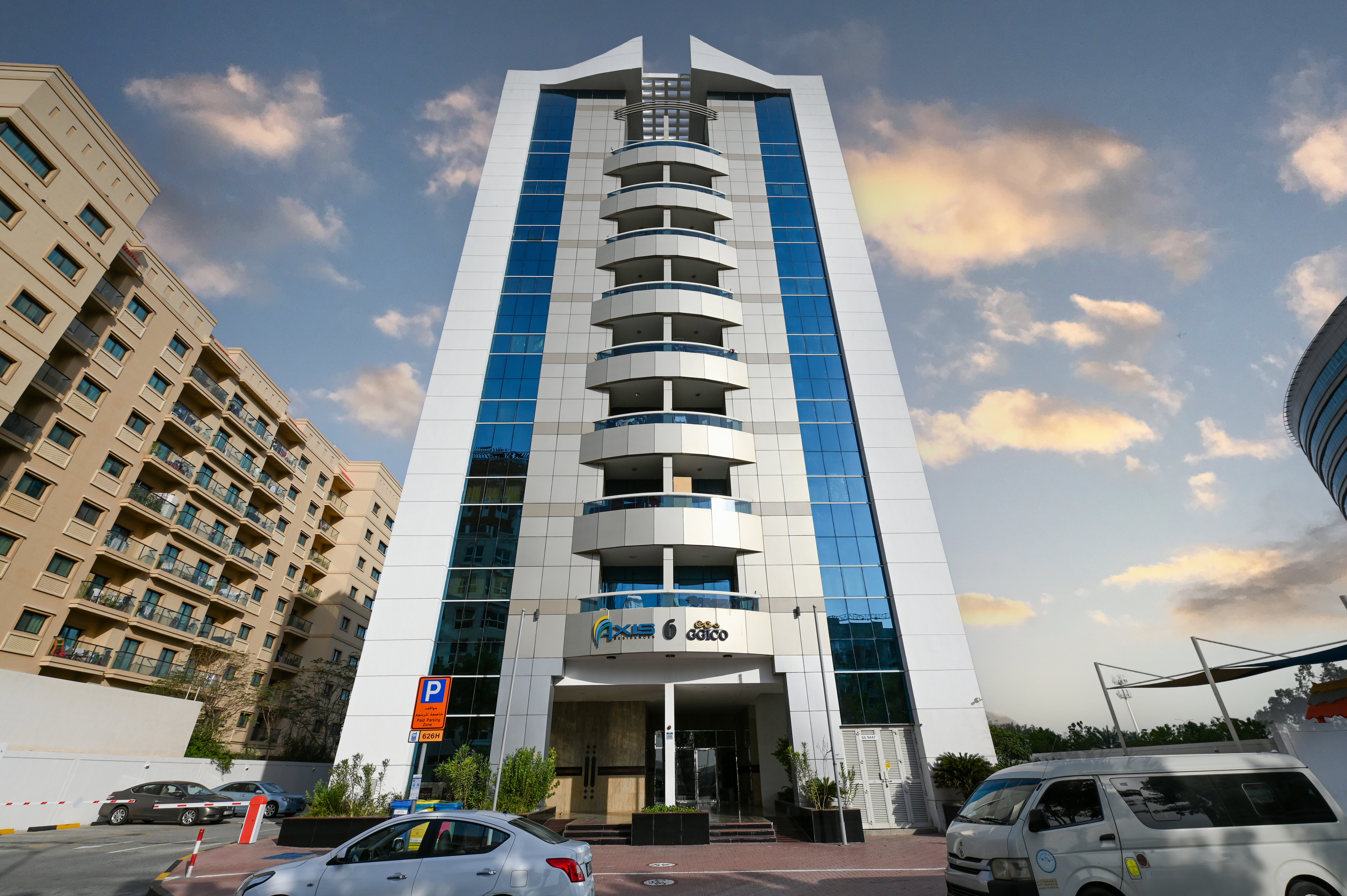 Axis Residence 6