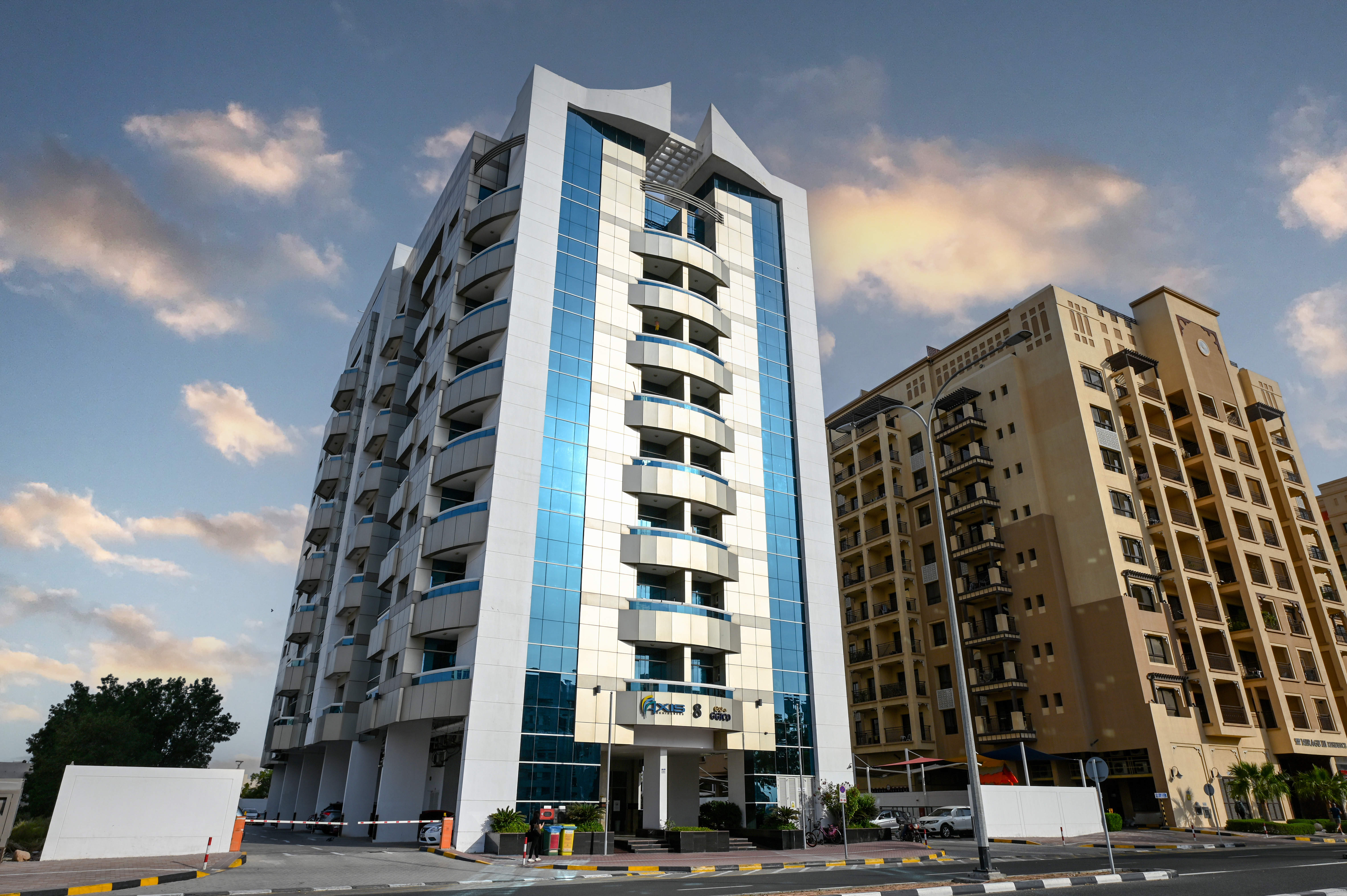 Axis Residence 8
