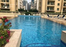 صورة لـ حمام سباحة للكبار في الظفرة 3