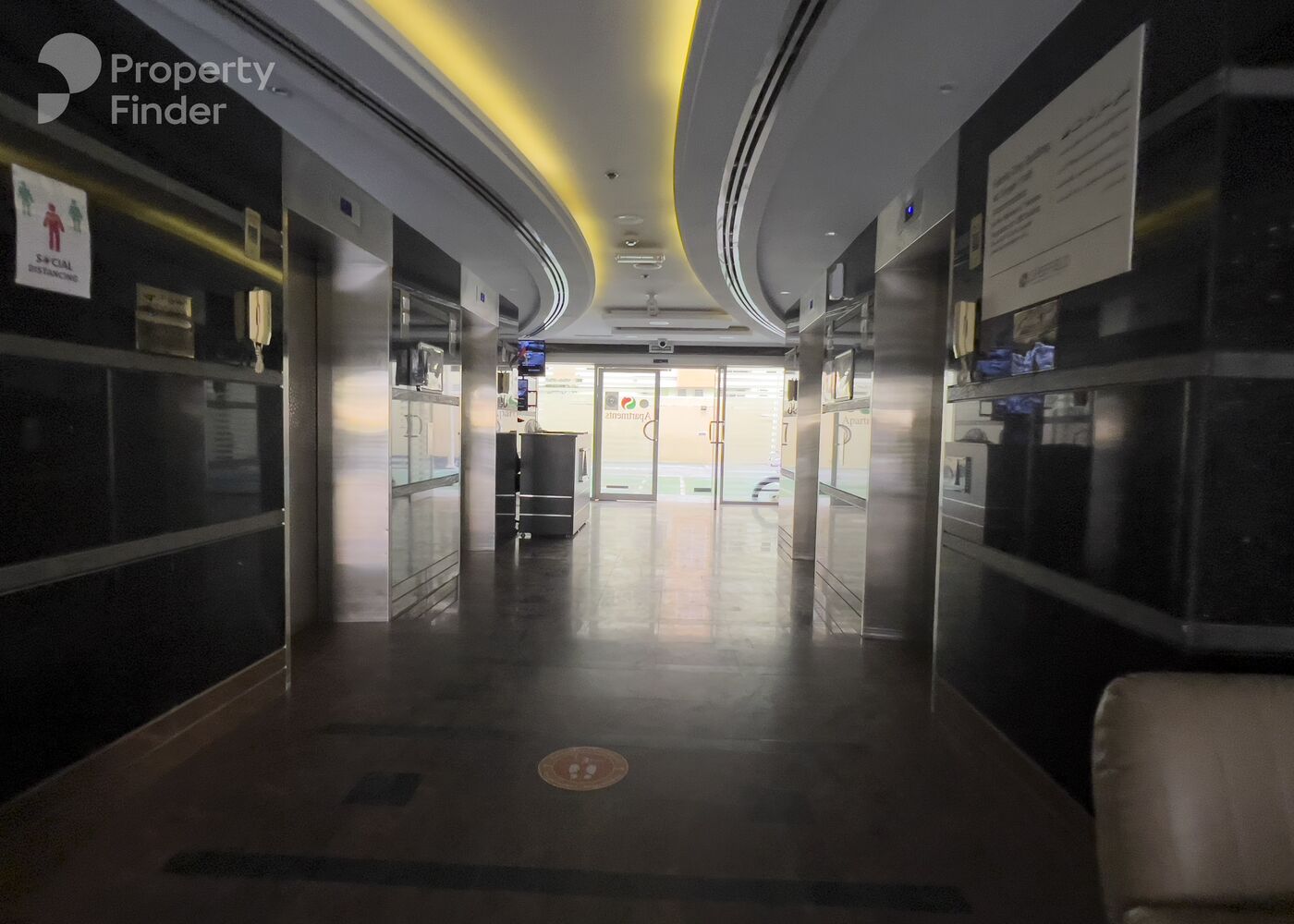 Gallery mosaic item small first