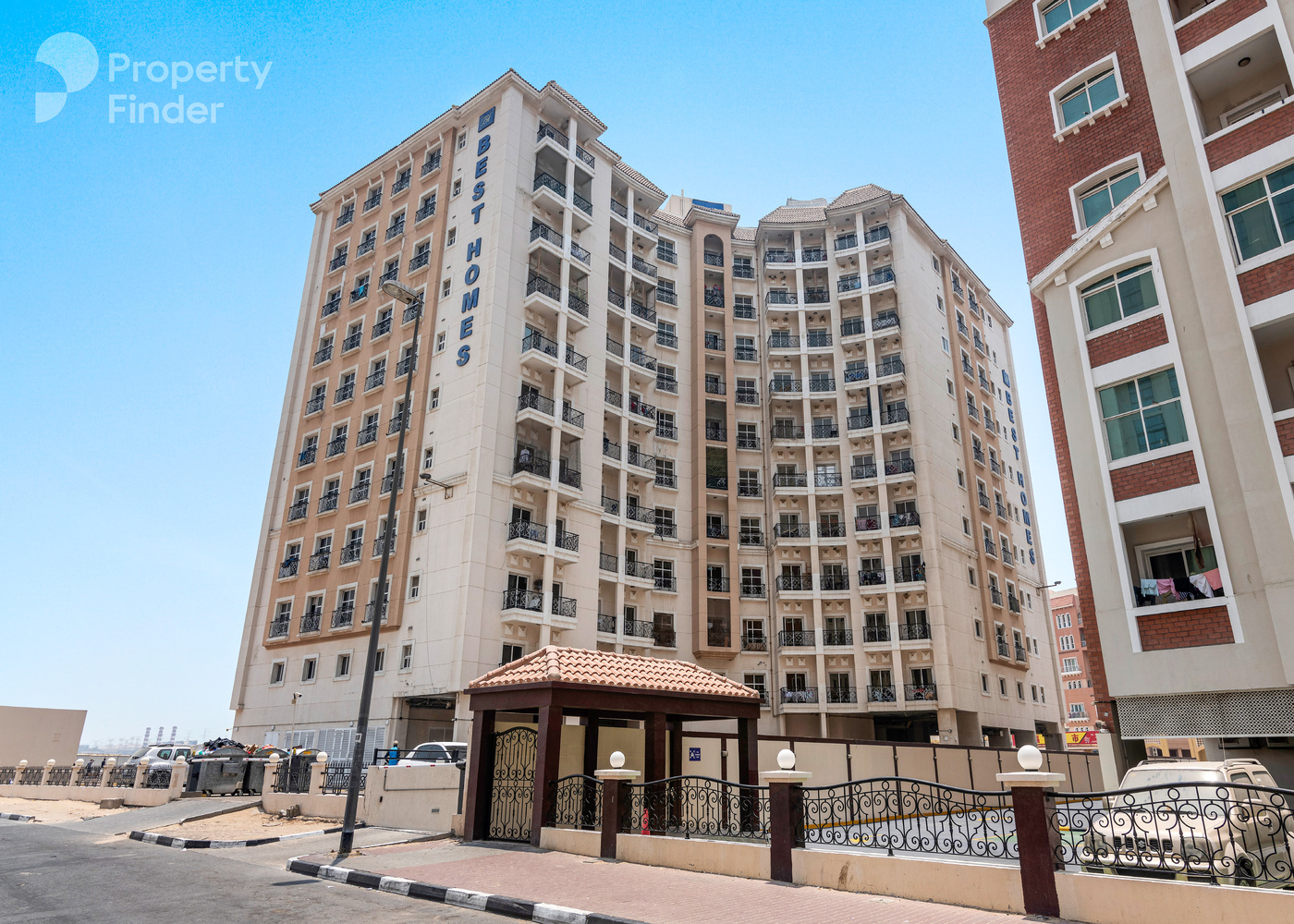 Gallery mosaic item small first