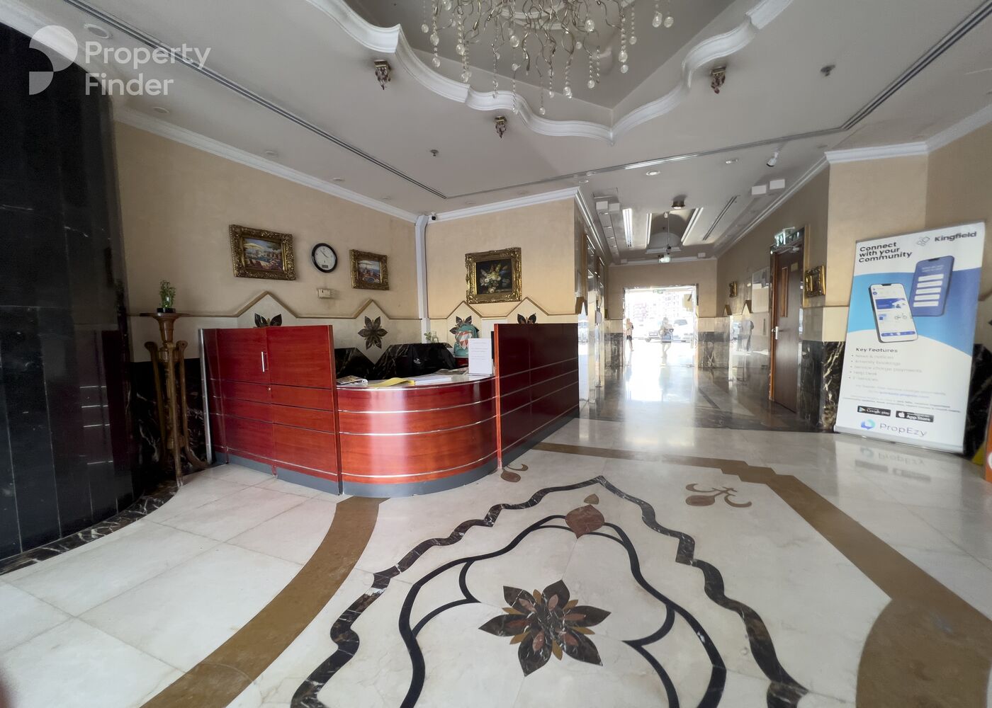 Gallery mosaic item small first