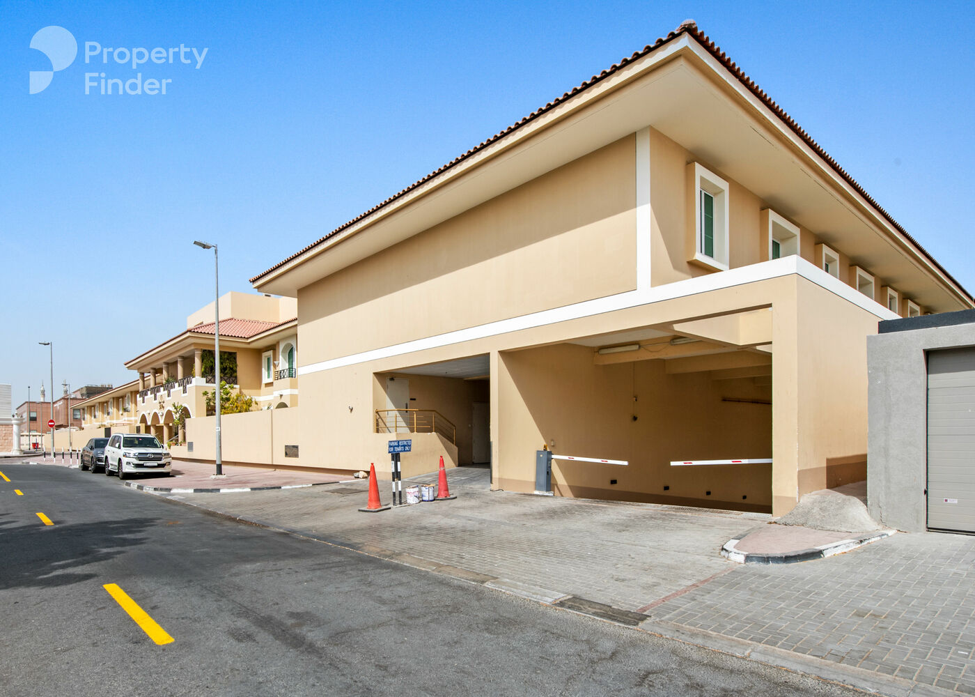 Gallery mosaic item small first