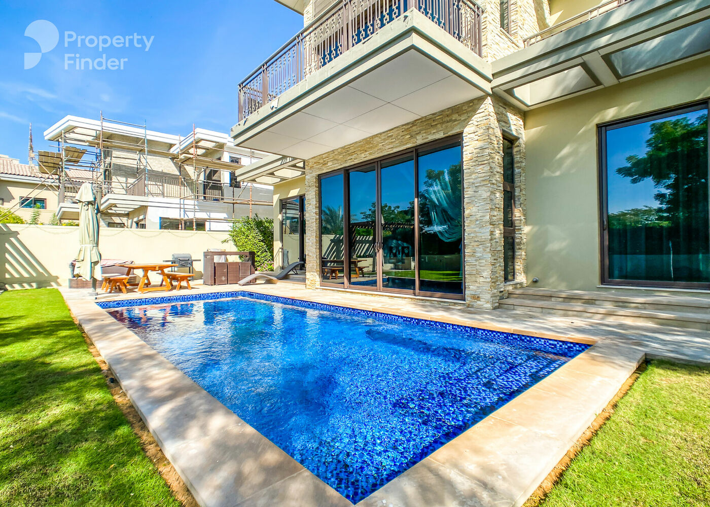 Gallery mosaic item small first