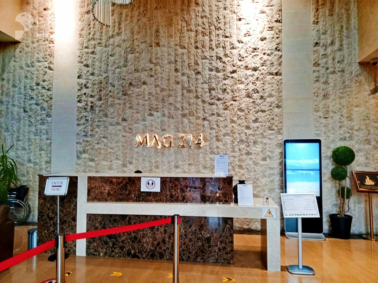 Gallery mosaic item small first