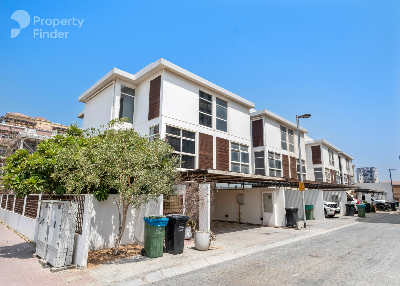 Gallery mosaic item small first