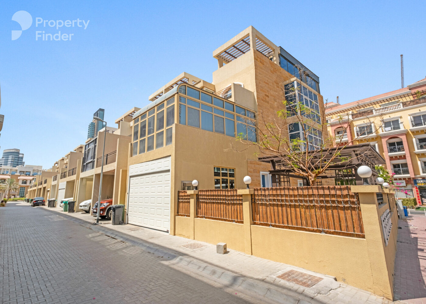 Gallery mosaic item small first