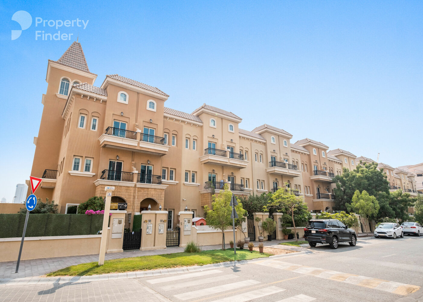 Gallery mosaic item small first