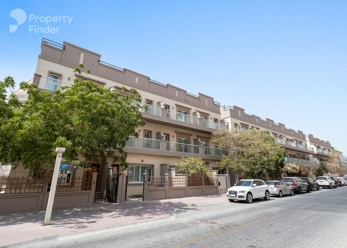 Gallery mosaic item small first