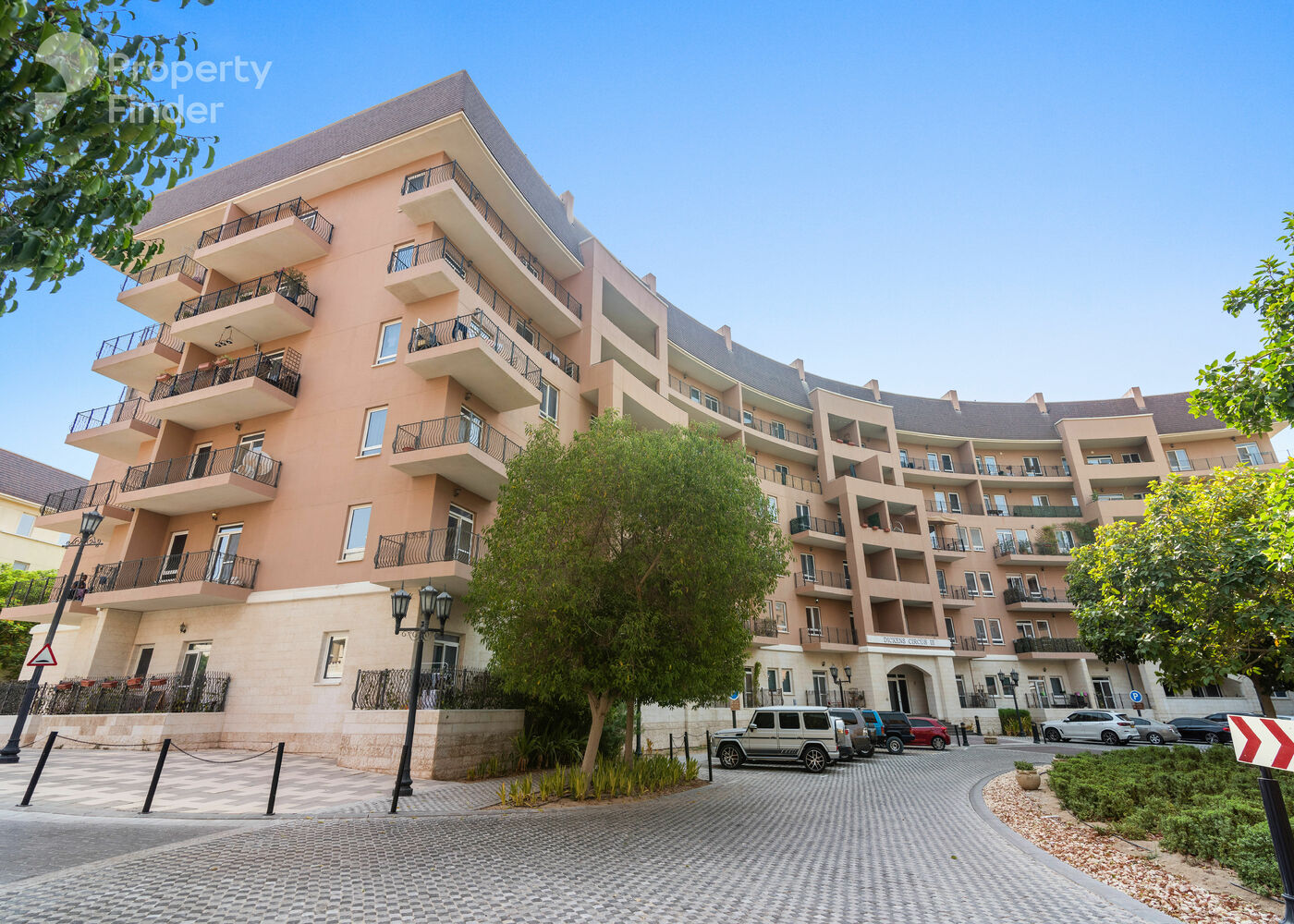 Gallery mosaic item small first