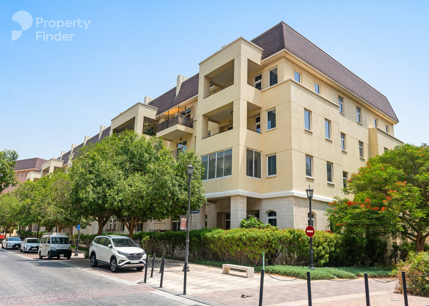 Gallery mosaic item small first