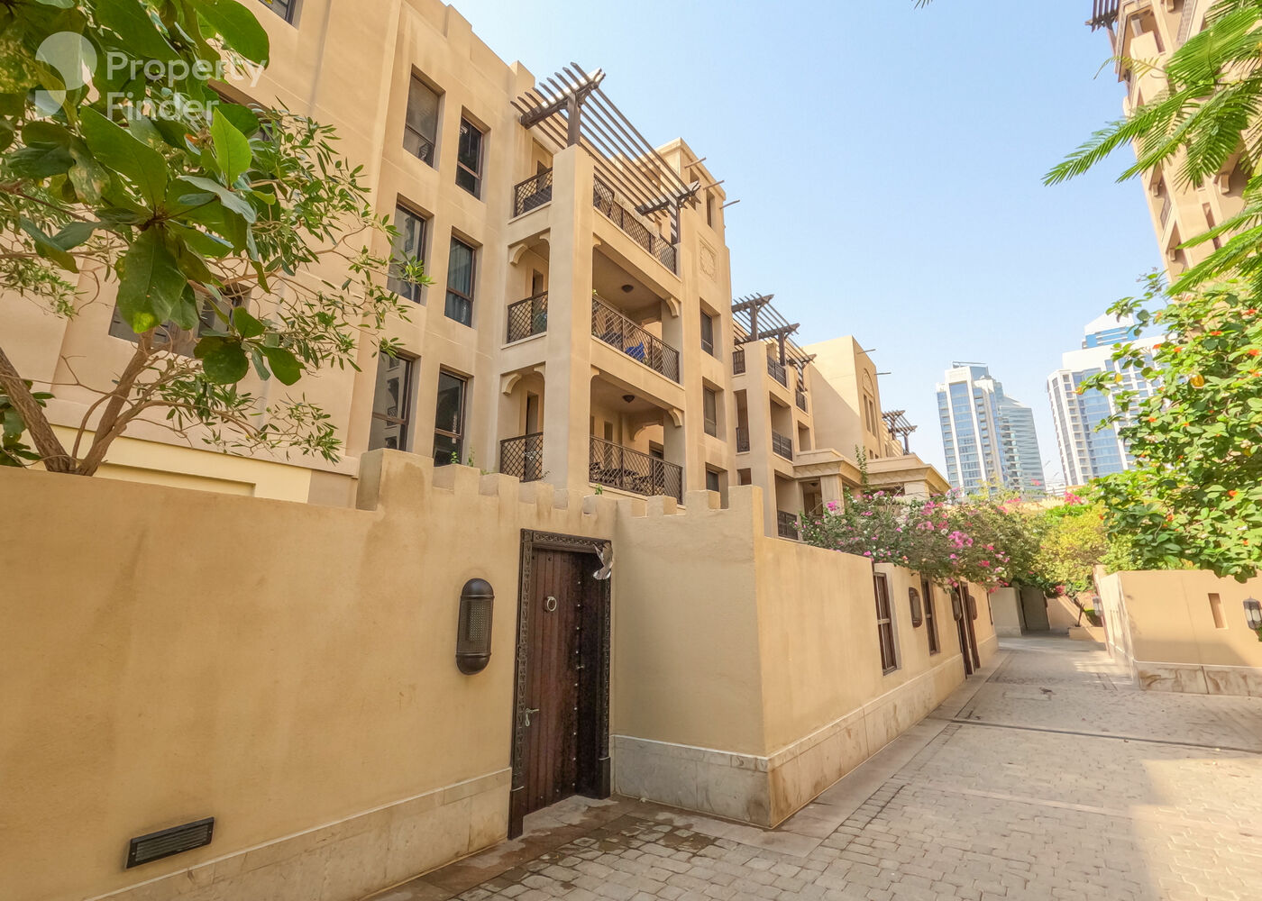 Gallery mosaic item small first