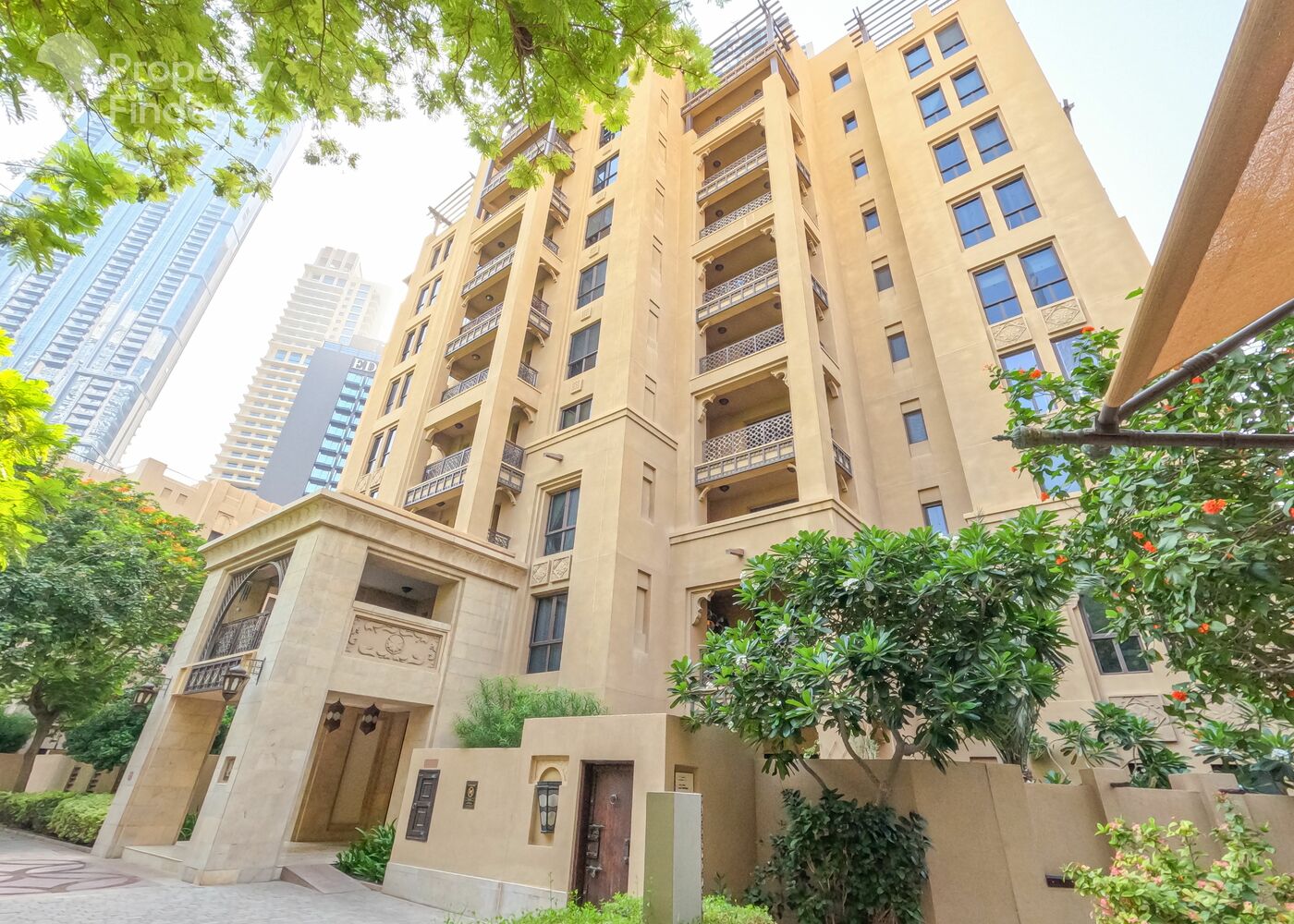 Gallery mosaic item small first