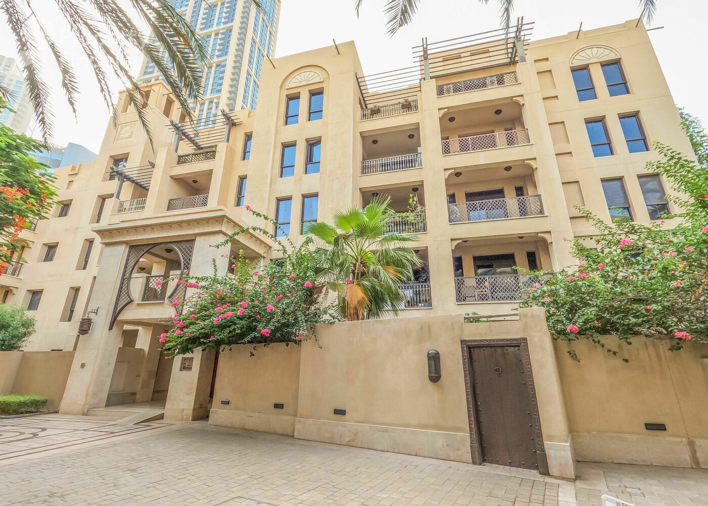 Gallery mosaic item small first