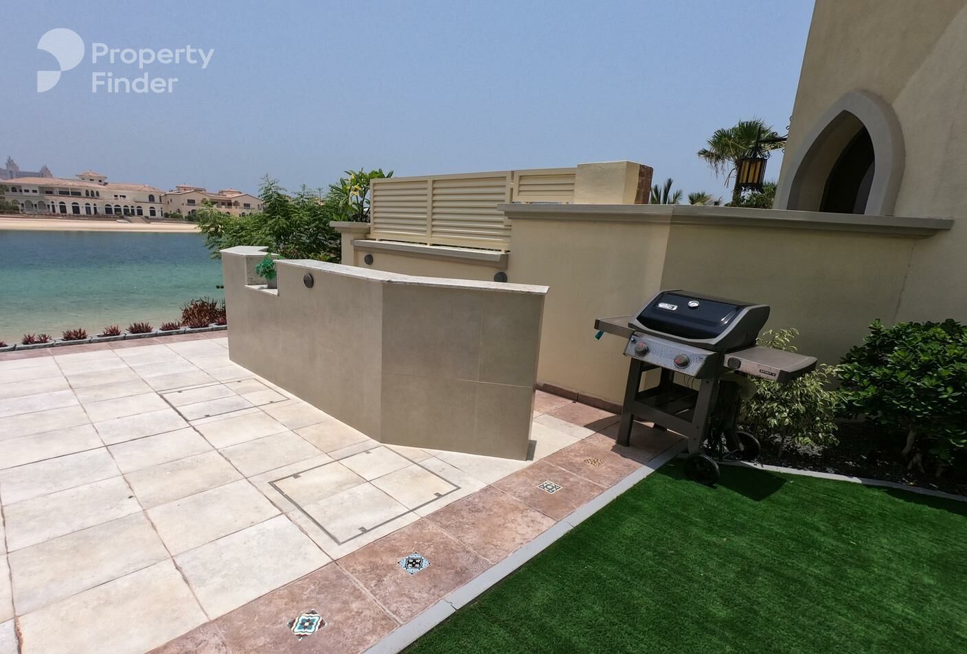 Gallery mosaic item small first