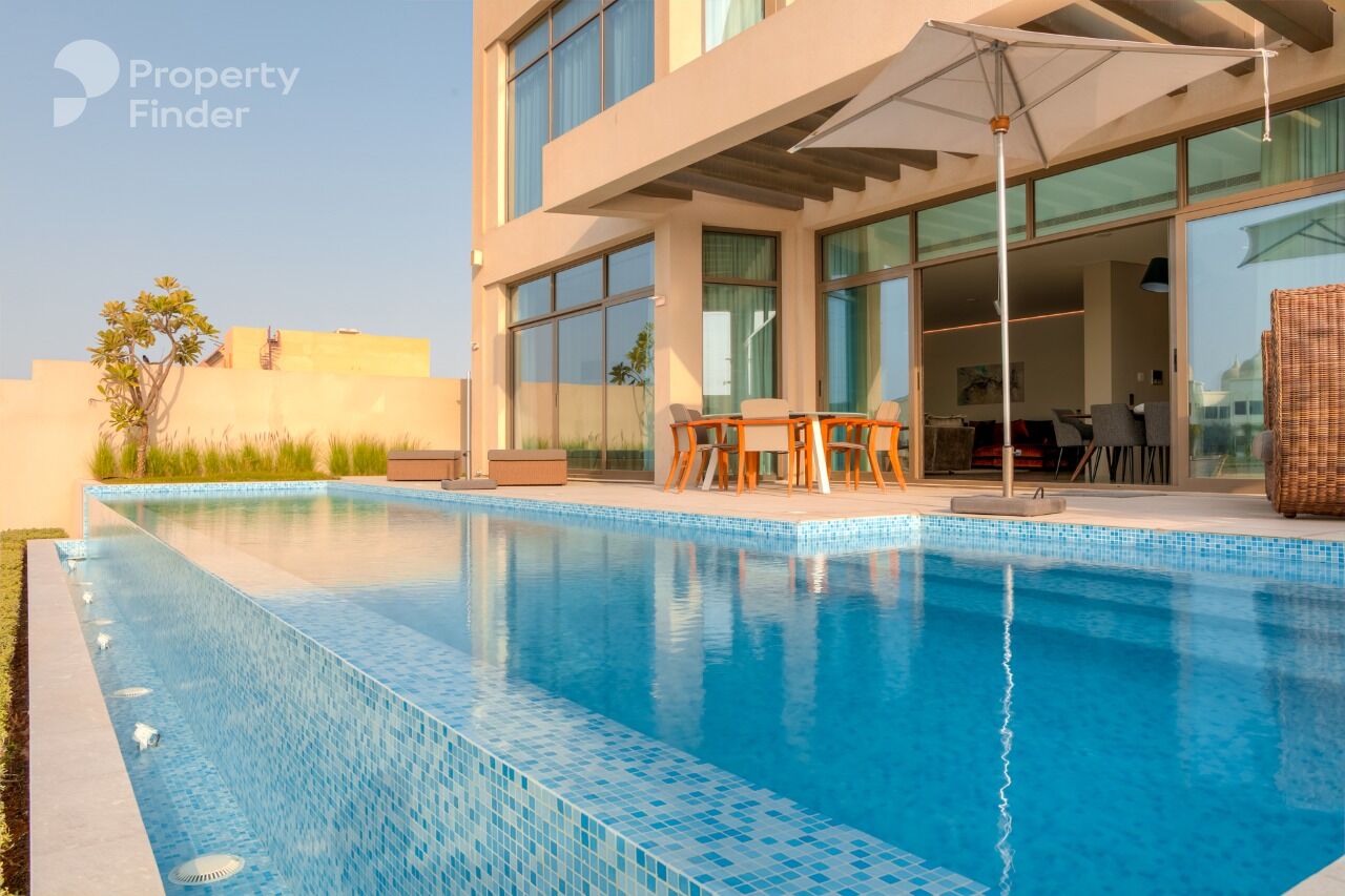 Gallery mosaic item small first