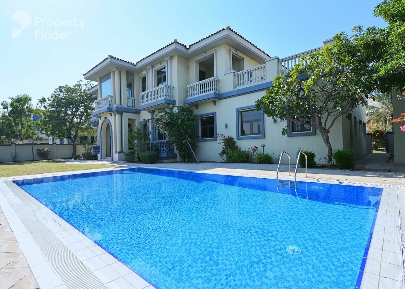 Gallery mosaic item small first