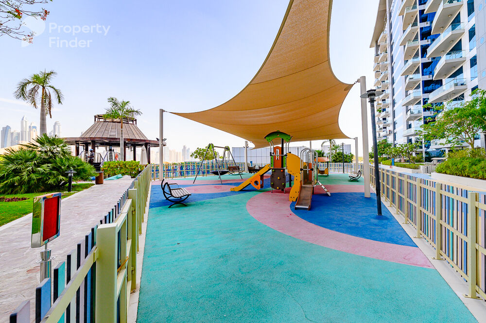 Gallery mosaic item small first