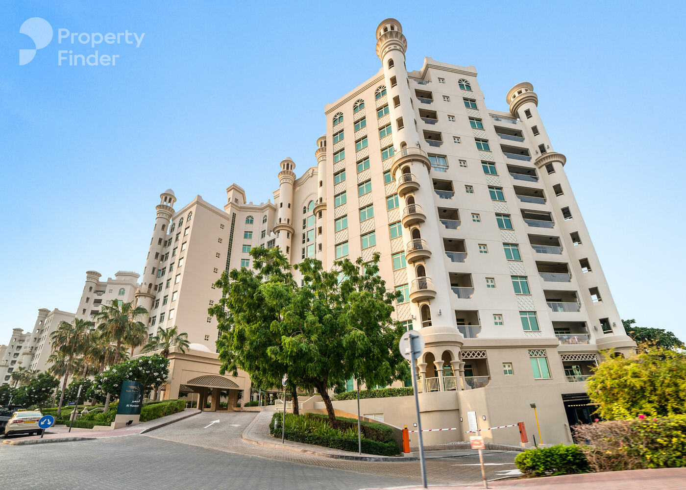 Gallery mosaic item small first