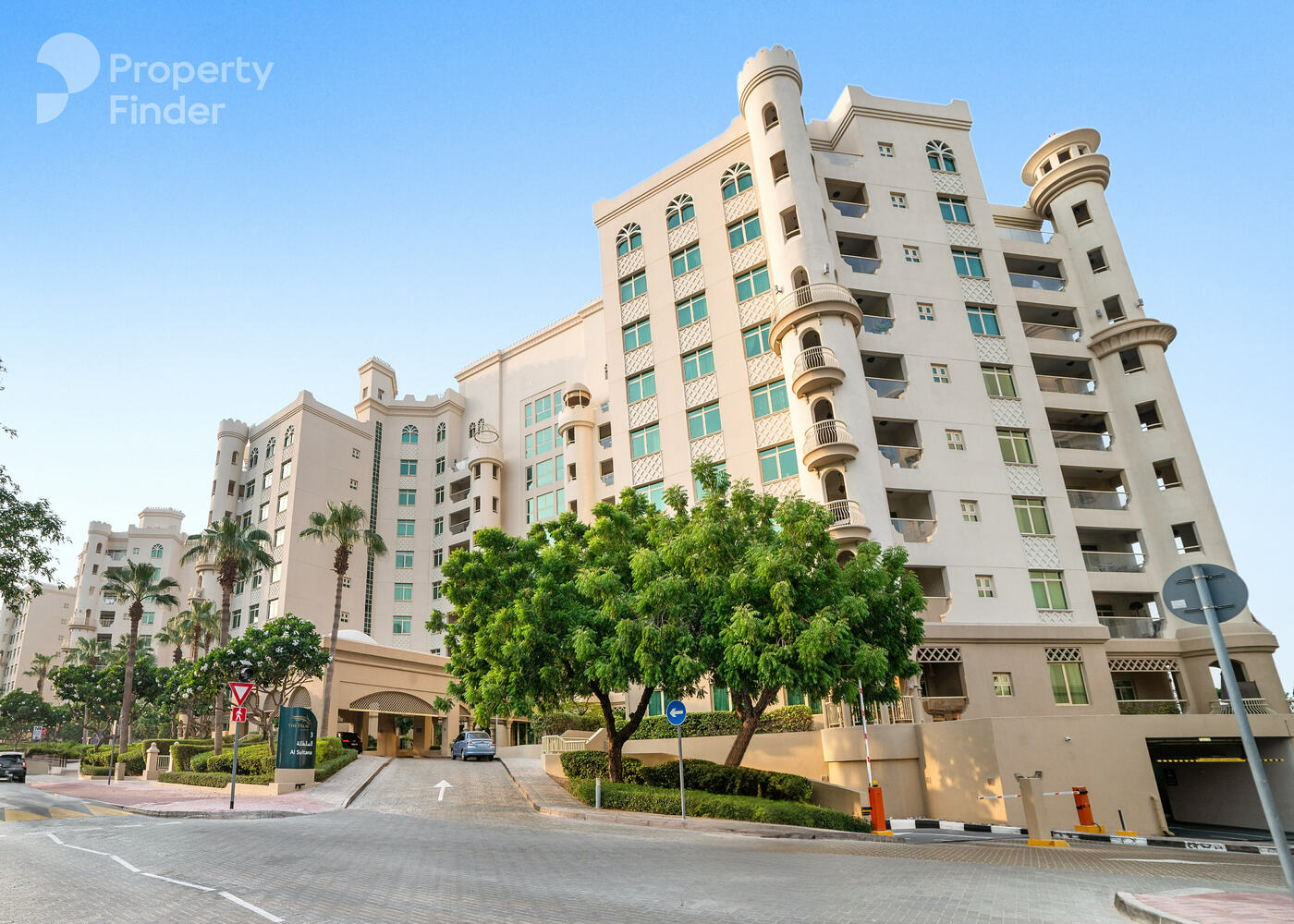 Gallery mosaic item small first